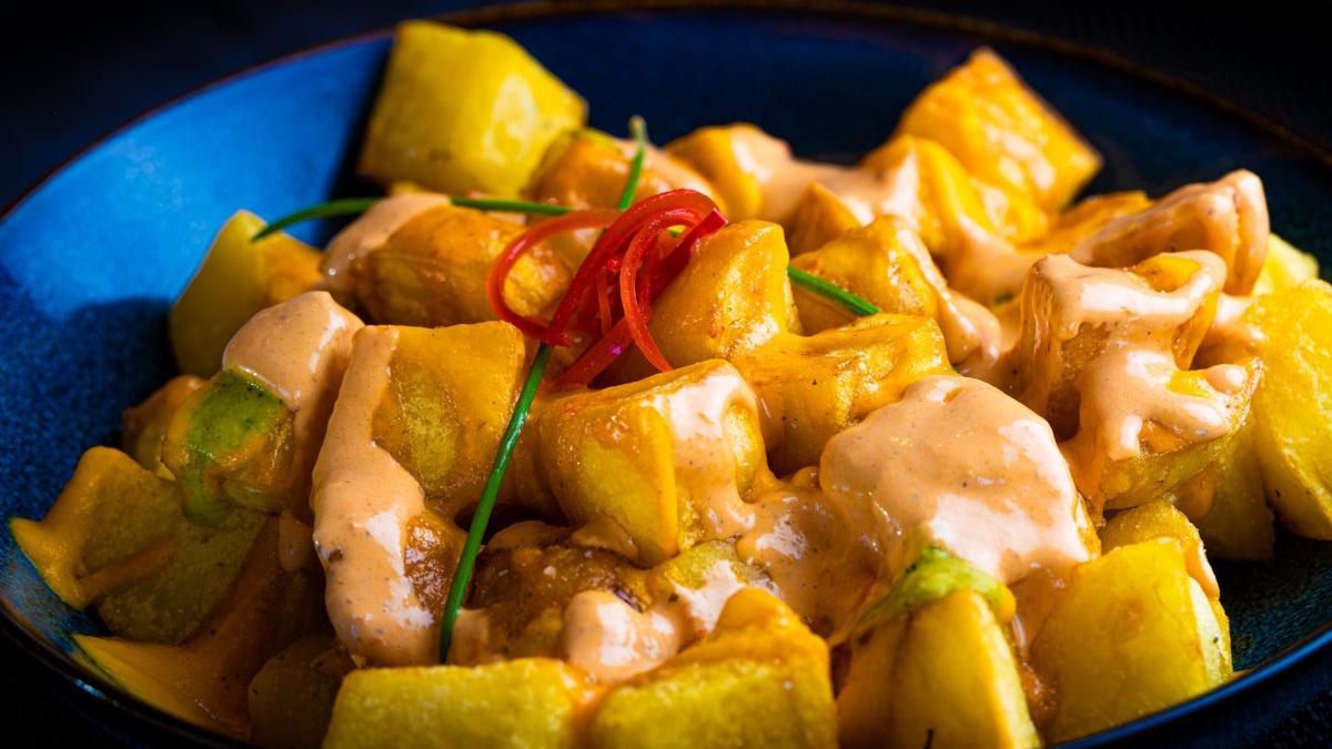 Air Fryer Patatas Bravas