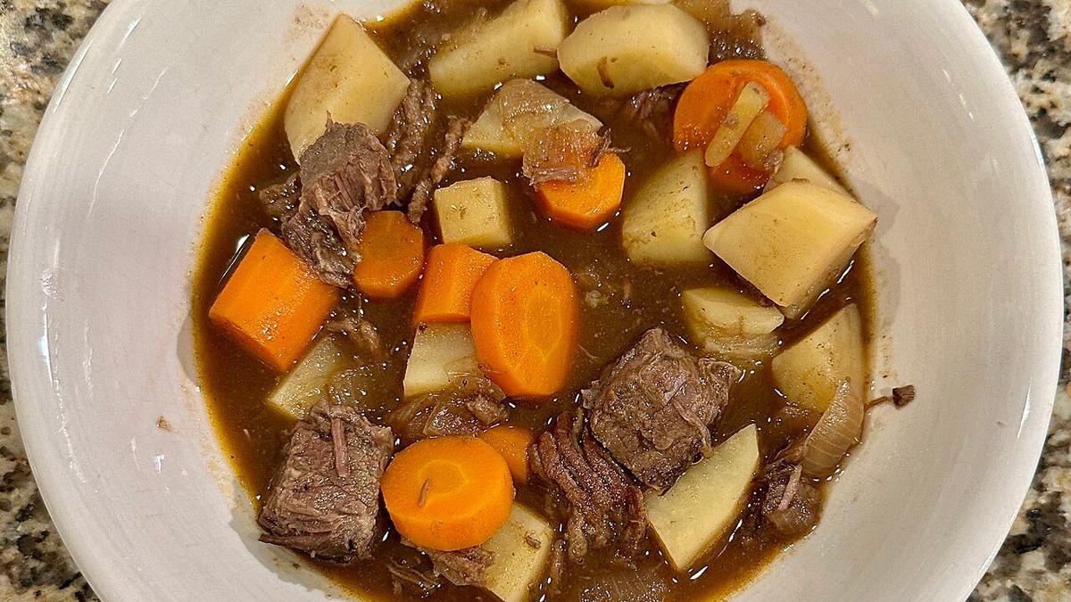 Brun Lapskaus (Norwegian Beef Vegetable Stew)