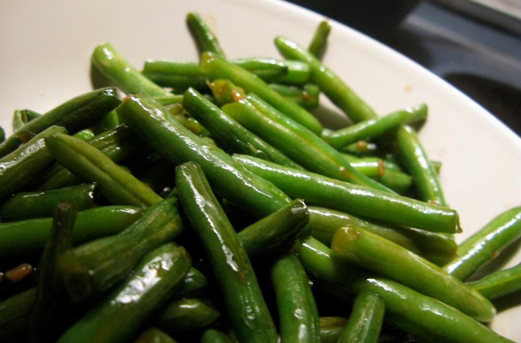 Fasoliyyeh Bi Z-Zayt (Syrian Green Beans with Olive Oil)