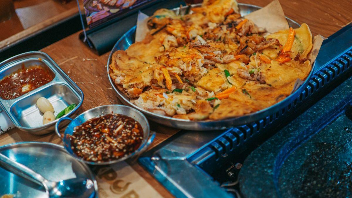 Haemul Pajeon (Seafood Scallion Pancake)