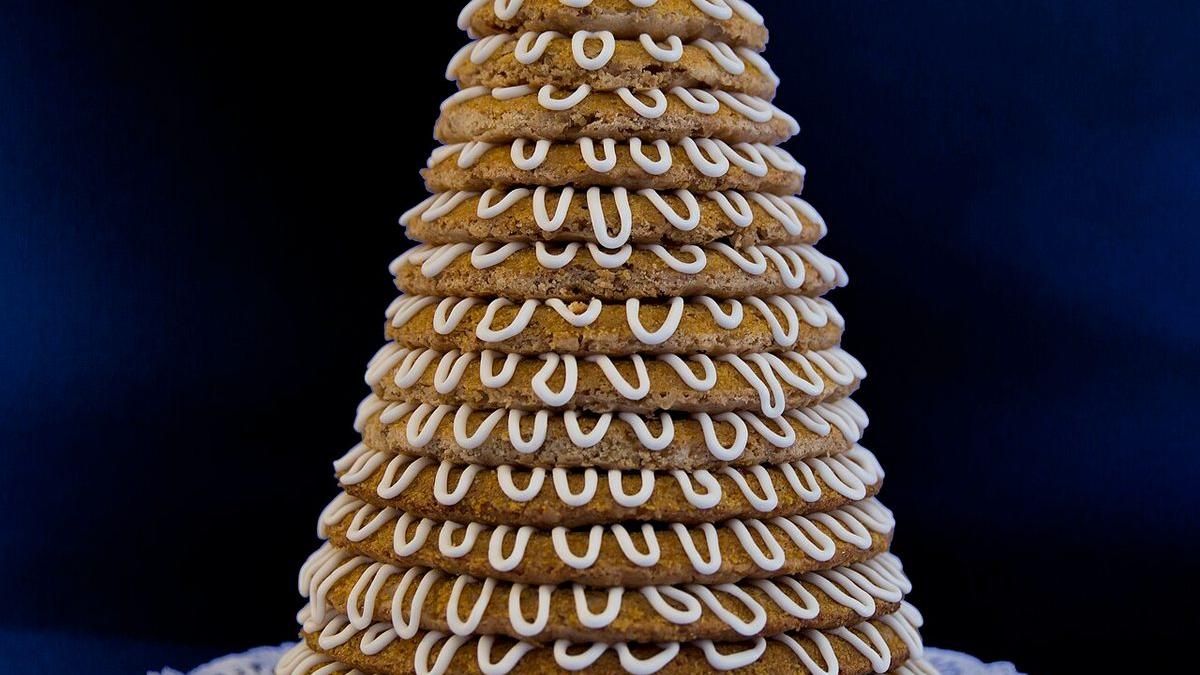 Norwegian Kransekake