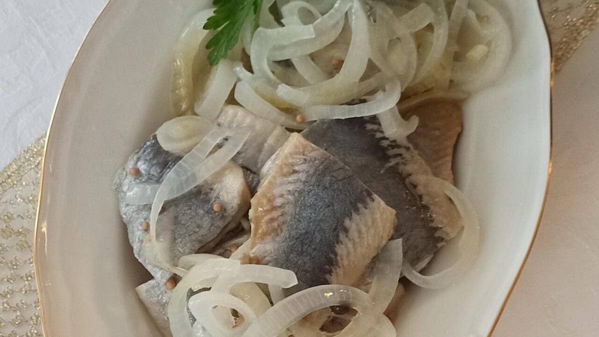 Śledź w Oleju (Polish Herrings in Oil)